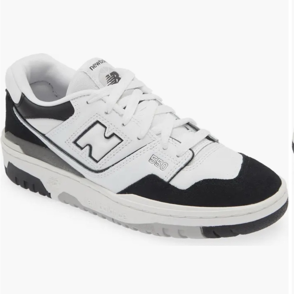 New Balance 550 Sneakers (Big kids sz 4.5, or womens 6)